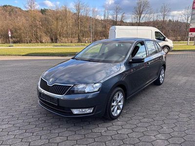 Gebraucht Skoda Rapid Joy 125 PS (91 kW) 2016 Grau Kleinwagen