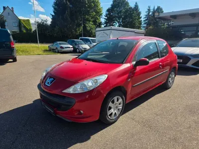Gebraucht Peugeot 206+ Basis 60 PS (44 kW) 2009 Rot Kleinwagen