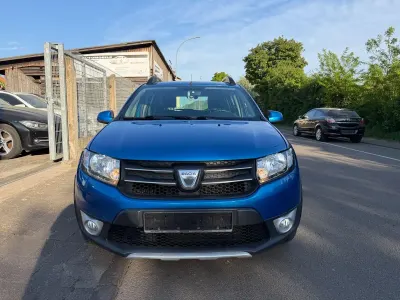 Usata Dacia Sandero Prestige 90 CV (66 kW) 2012 Blu Utilitaria