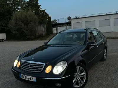 Gebraucht Mercedes E280 Elegance 190 PS (139 kW) 2005 Schwarz Limousine