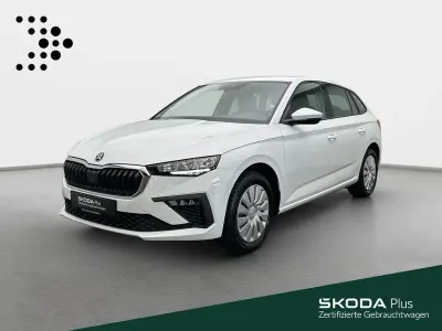 Gebraucht Skoda Scala Essence 95 PS (69 kW) 2025 Moonweiß perleffekt Kleinwagen