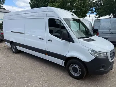 Gebraucht Mercedes Sprinter 150 PS (110 kW) 2025 Arktikweiss Van