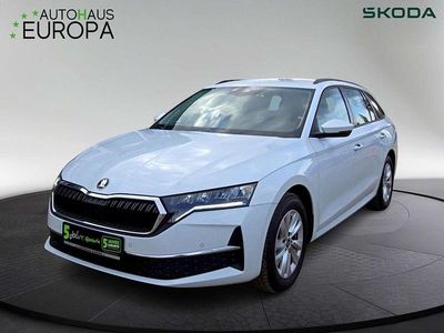 Moonweiss metallic Gebraucht 2025 Skoda Octavia Selection Kombi | 27.990 € (Guter Preis)