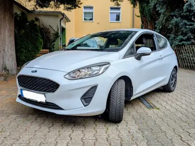 Gebraucht Ford Fiesta Trend 71 PS (52 kW) 2018 Weiß Kleinwagen