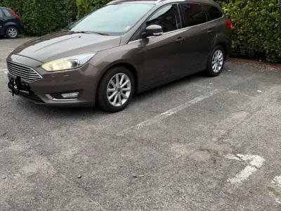 Gebraucht Ford Focus 2017 Gold Kombi