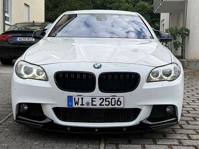 Weiß Gebraucht 2012 BMW 530 Performance Limousine | 19.999 €