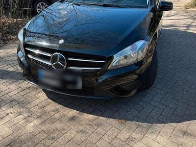 Second-hand Mercedes A180 122 CP (89 kW) 2014 Berlinǎ