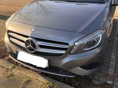 Gebraucht Mercedes A180 122 PS (89 kW) 2013 Grau Limousine
