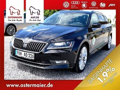 Schwarz metallic Gebraucht 2015 Skoda Superb Style Kombi | 37.880 €
