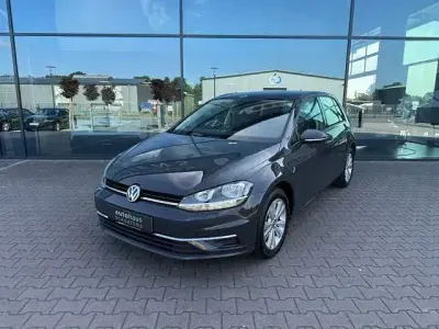 Gebraucht VW Golf VII Comfortline 116 PS (85 kW) 2019 Grau Limousine