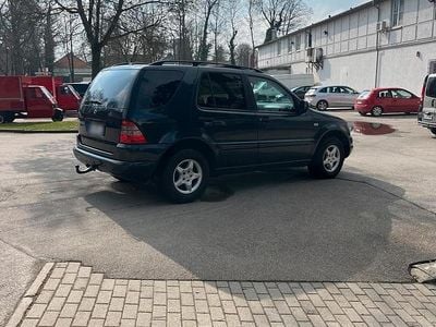 Gebraucht Mercedes ML270 163 PS (119 kW) 2001 Schwarz SUV