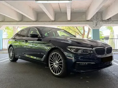 Gebraucht BMW 530 Sport Line 265 PS (194 kW) 2018 Blau Limousine