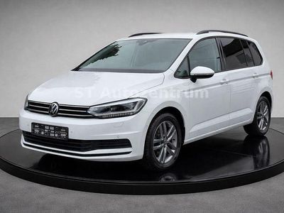 Second-hand VW Touran Comfortline 150 CP (110 kW) 2025 Alb Monovolum