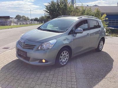 Grau Gebraucht 2011 Toyota Sportsvan Van / Kleinbus | 2.499 €