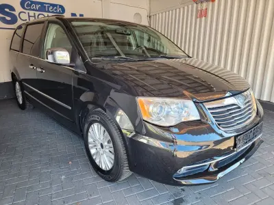 Usata Lancia Voyager Gold 163 CV (119 kW) 2012 Nero Monovolume