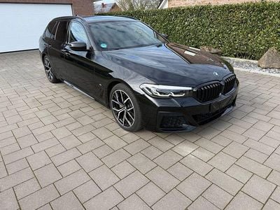 Gebraucht BMW 520 M Sport 190 PS (139 kW) 2021 Schwarz Kombi
