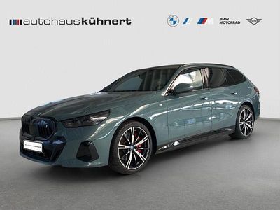 Gebraucht BMW i5 M Sport 250 kW (340 PS) 2024 Cape york grün metallic Kombi