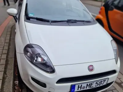 Gebraucht Fiat Punto 71 PS (52 kW) 2012 Weiß Kleinwagen