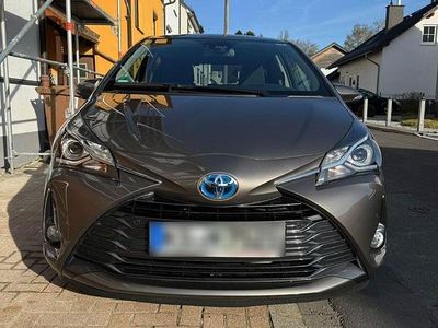 Gebraucht Toyota Yaris Club 73 PS (53 kW) 2020 Grau Kleinwagen