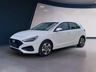 Gebraucht Hyundai i30 Advantage 101 PS (74 kW) 2024 Serenity weiß pearl Limousine