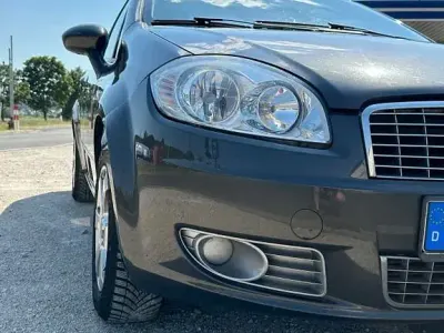Gebraucht Fiat Linea Dynamic 120 PS (88 kW) 2009 Grau Limousine