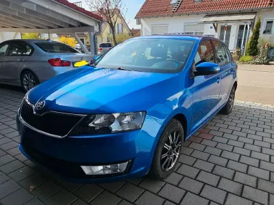 Gebraucht Skoda Rapid Ambition 90 PS (66 kW) 2015 Blau Kleinwagen
