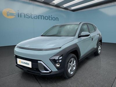 Neu Hyundai Kona 101 PS (74 kW) 2025 Grün SUV
