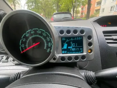 Używany Chevrolet Spark 82 KM (60 kW) 2010 Czarny Hatchback