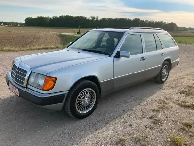 Gebraucht Mercedes E230 132 PS (97 kW) 1992 Silber Kombi