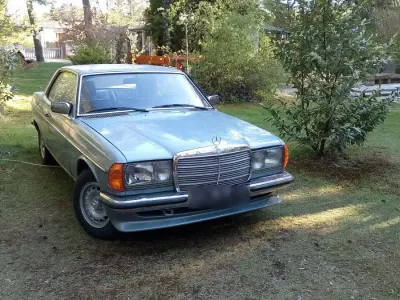Gebraucht Mercedes 230 136 PS (100 kW) 1980 Blau Coupé
