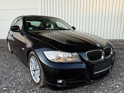 Gebraucht BMW 318 143 PS (105 kW) 2010 Schwarz Limousine