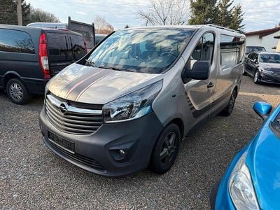 Braun Gebraucht 2015 Opel Vivaro Edition Van / Kleinbus | 9.599 € (Guter Preis)