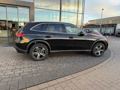 Gebraucht Mercedes GLC300e 313 PS (230 kW) 2023 Schwarz SUV