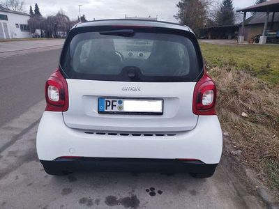 Weiß Gebraucht 2019 Smart ForTwo Coupé Coupé | 10.500 €
