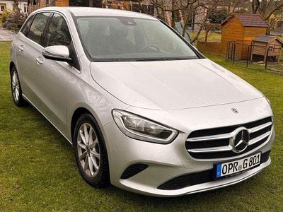 Gebraucht Mercedes B180 136 PS (100 kW) 2019 Silber Van / Kleinbus