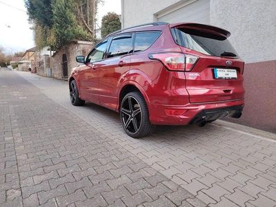 Gebraucht Ford Kuga ST-Line 175 PS (128 kW) 2019 Rot SUV