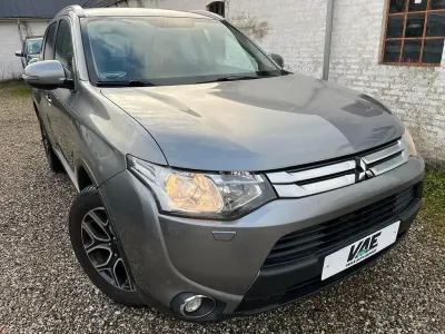 Begagnad Mitsubishi Outlander Intense 150 HK (110 kW) 2014 SUV