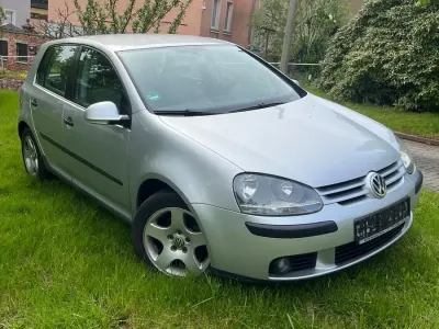 Gebraucht VW Golf V 2004 Grau Kleinwagen