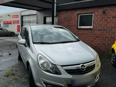 Gebraucht Opel Corsa 69 PS (50 kW) 2010 Silber Kleinwagen