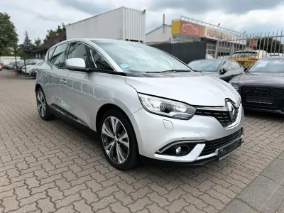 Gebraucht Renault Scenic E-Tech Intens 132 PS (97 kW) 2018 Platingrau Van / Kleinbus