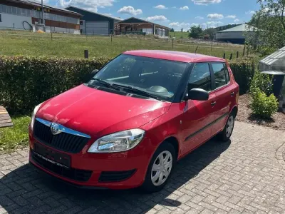 Gebraucht Skoda Fabia 60 PS (44 kW) 2010 Rot Kleinwagen