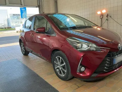 Gebraucht Toyota Yaris Hybrid Club 75 PS (55 kW) 2018 Kleinwagen