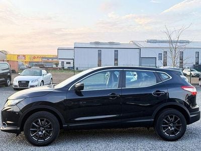 Gebraucht Nissan Qashqai Acenta 110 PS (80 kW) 2016 Schwarz SUV