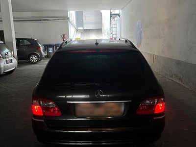 Gebraucht Mercedes E220 Elegance 170 PS (125 kW) 2007 Schwarz Kombi