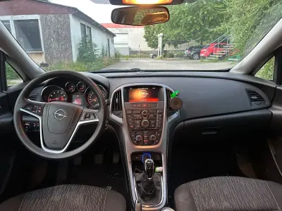 Gebraucht Opel Astra Edition 116 PS (85 kW) 2015 Weiß Kombi