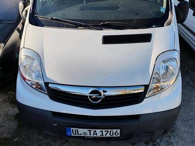 Second-hand Opel Vivaro 90 CP (66 kW) 2007 Alb Monovolum