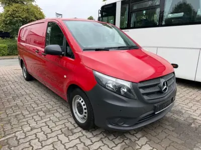 Gebraucht Mercedes Vito 136 PS (100 kW) 2021 Jupiterrot uni Van