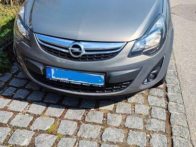 Second-hand Opel Corsa Color Edition 95 CP (69 kW) 2014 Maro Hatchback