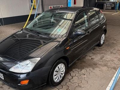Gebraucht Ford Focus 115 PS (84 kW) 1999 Schwarz Limousine