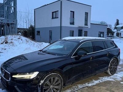 Gebraucht Volvo V60 Inscription 150 PS (110 kW) 2020 Schwarz Kombi